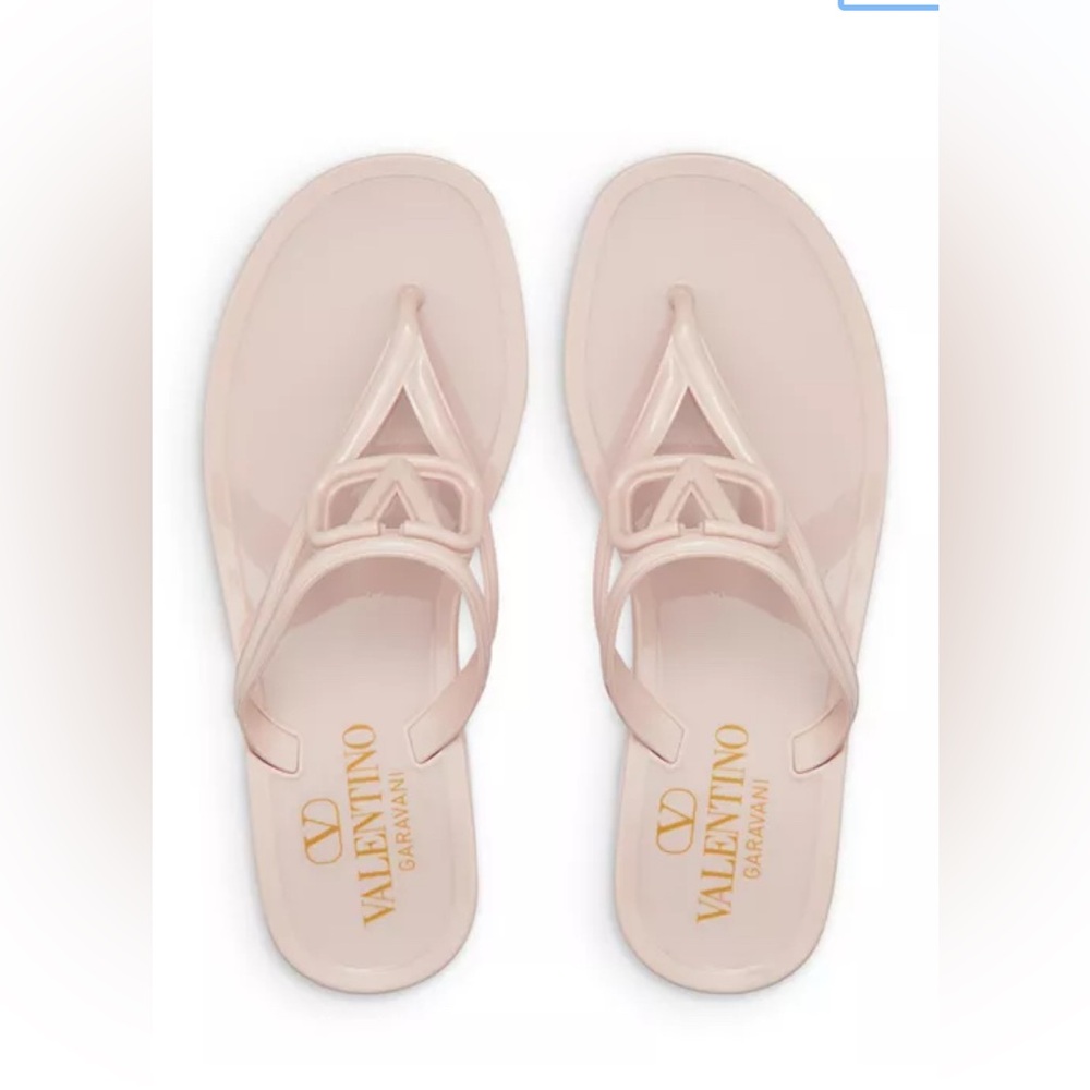 Brand New Valentino Garavani
Women's PM Blush Thong Sandals
